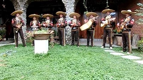 las mañanitas para las mamás con mariachi